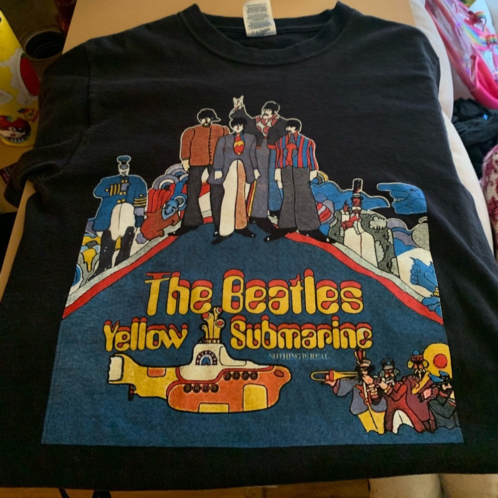 Vintage Beatles yellow submarine tee